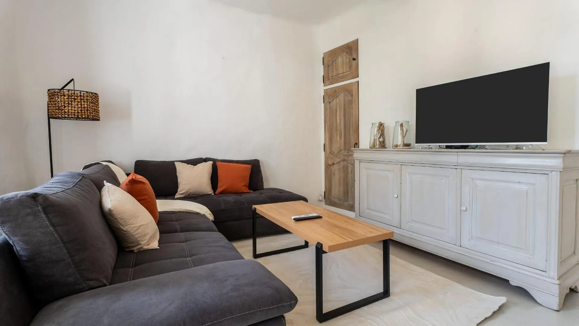 L'Oustaou De Ventabren Village Square Holiday home